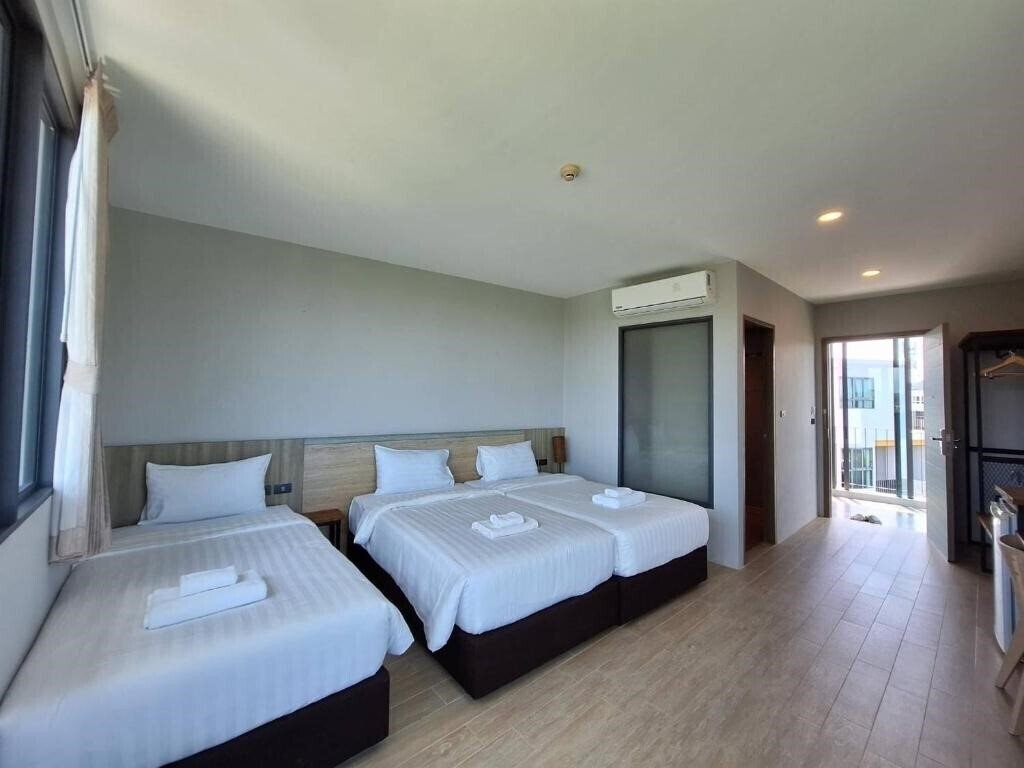 Atom Phuket Hotel 3* суреті