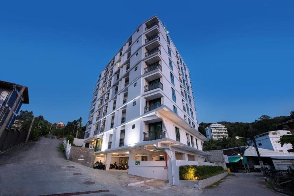 Отель Icheck Inn Darisa Tropicana Hills Patong 3*