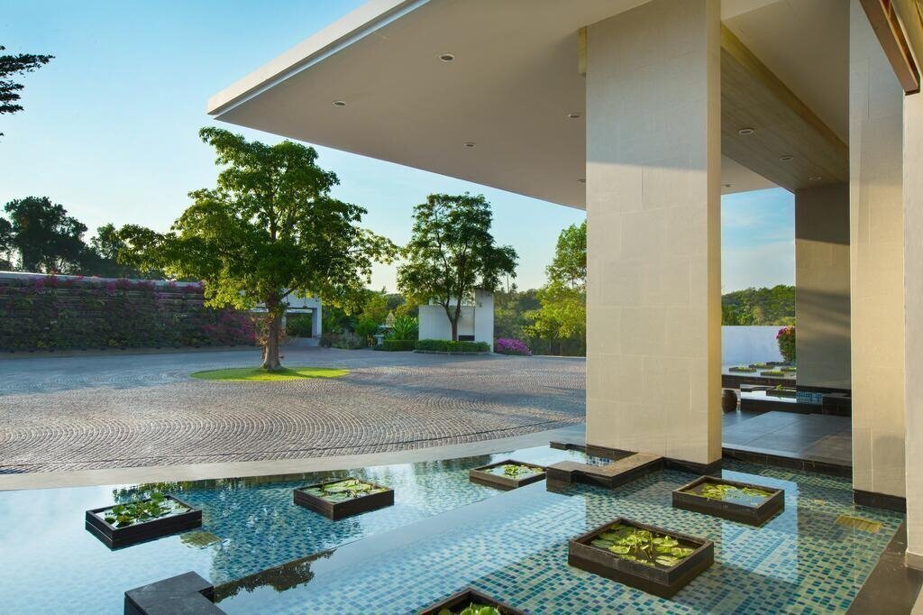 Фотография Le Meridien Phuket Mai Khao Beach Resort (ex. Holiday Inn Resort Phuket Mai Khao Beach) 4*