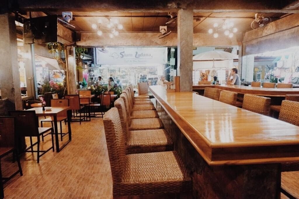 At Kamala Hotel 3* суреті