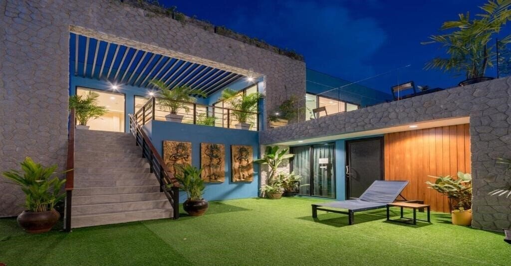 Peace Blue Naiharn Resort Phuket 3* суреті