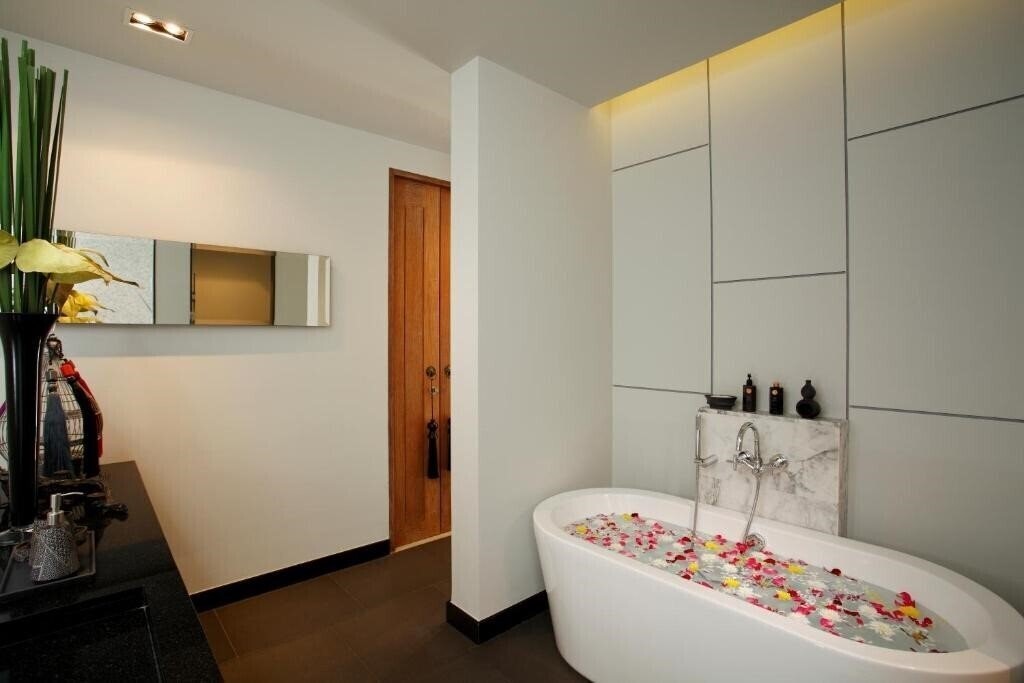 Two Villas Holiday - Wings Phuket Villa Layan Beach 4* фотосуреті