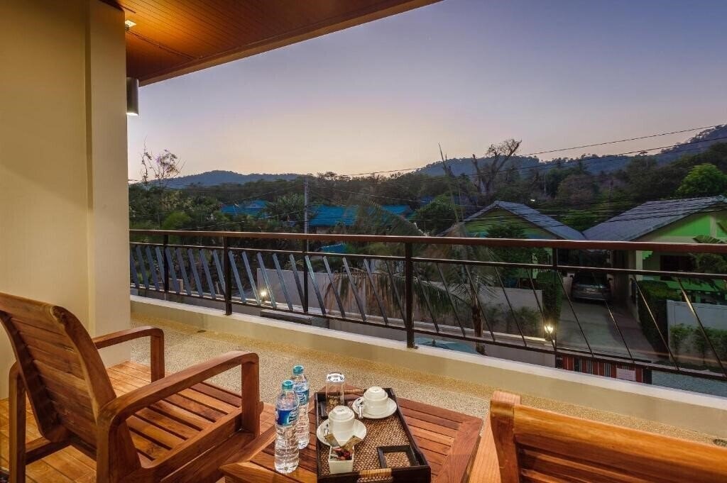 Happy Eight Resort Phuket 3* фотосуреті