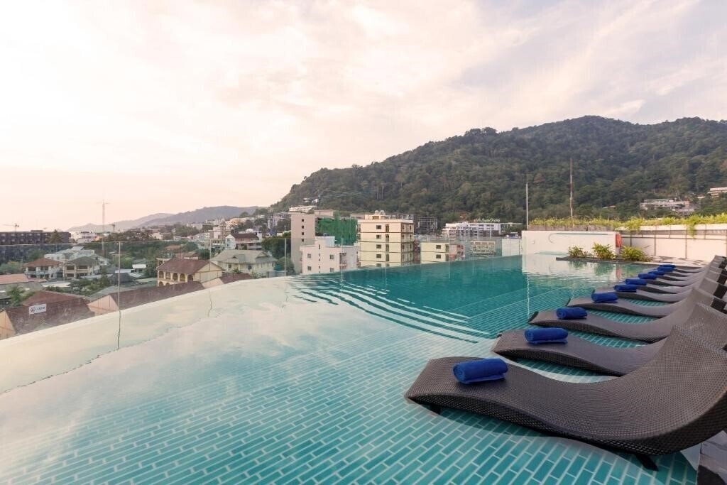 Journeyhub Phuket Patong 3* суреті
