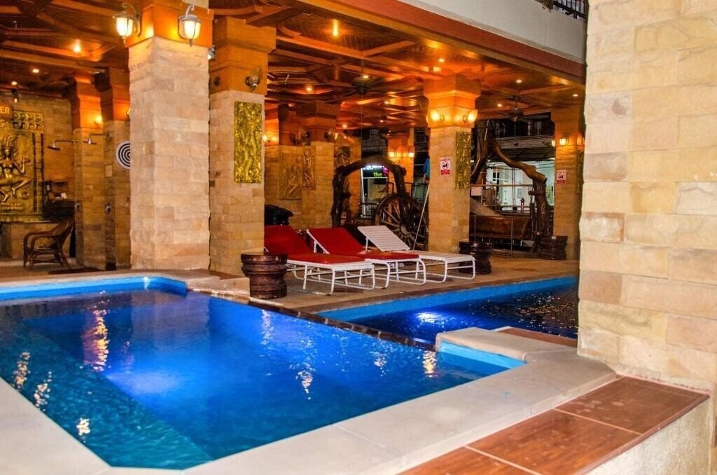 Diva Patong Phuket 4* фотосуреті