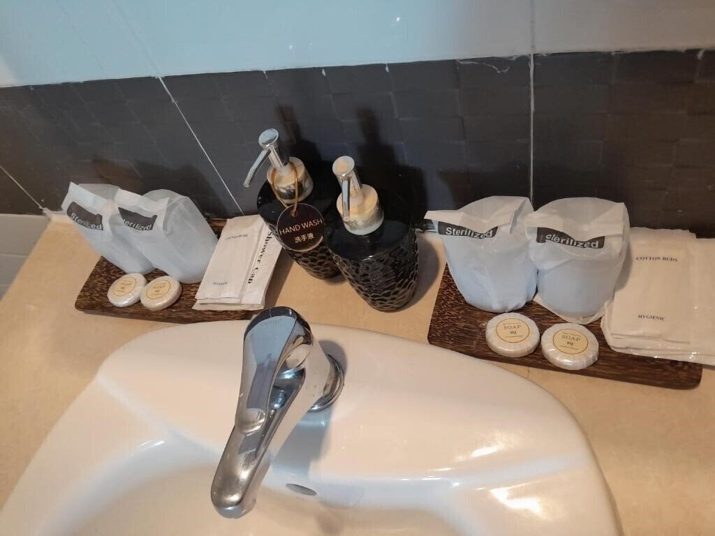 Фото Sereneburi Patong Hotel 3*