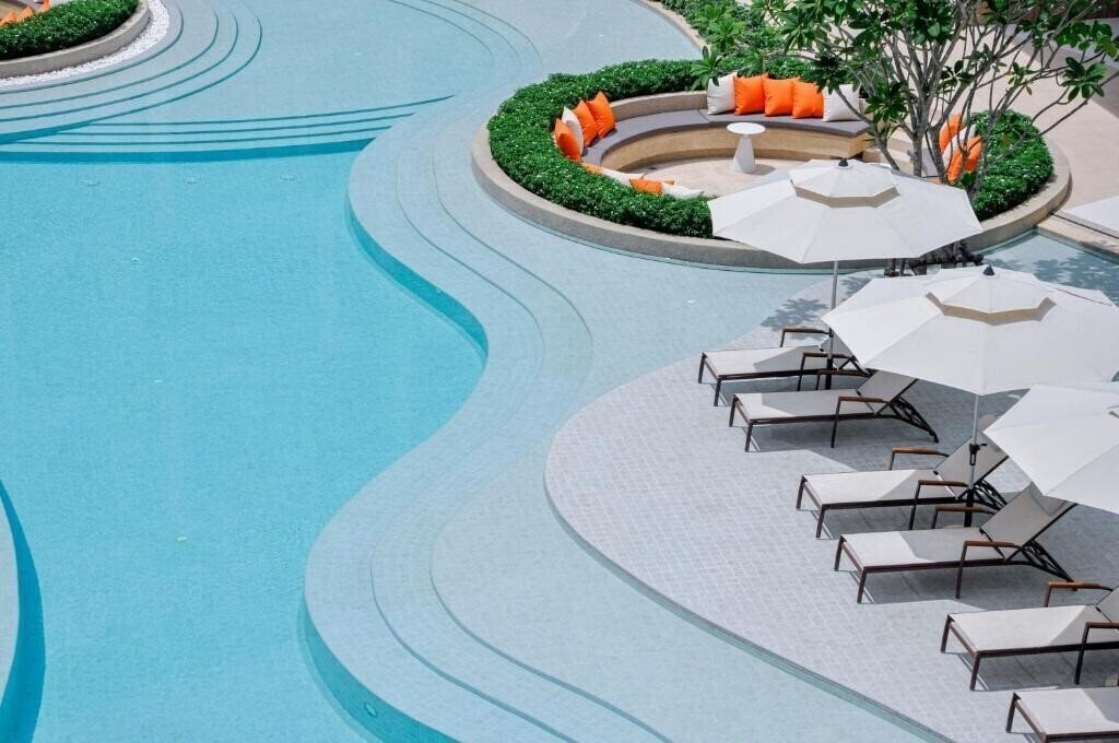 Отель Laya Resort Phuket Island 5*