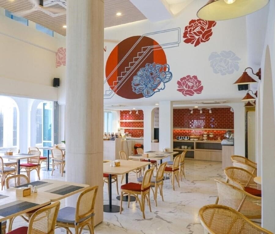 Отель Hotel Midtown Ratsada 2*