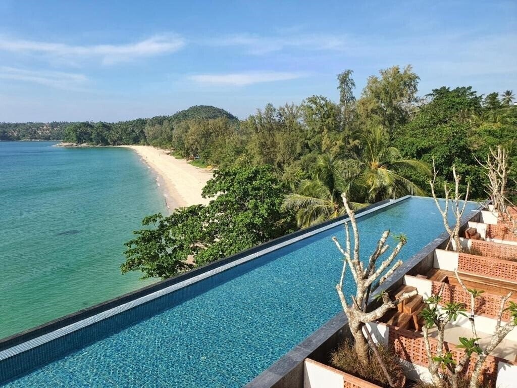 Отель Norn Talay Surin Beach 4*