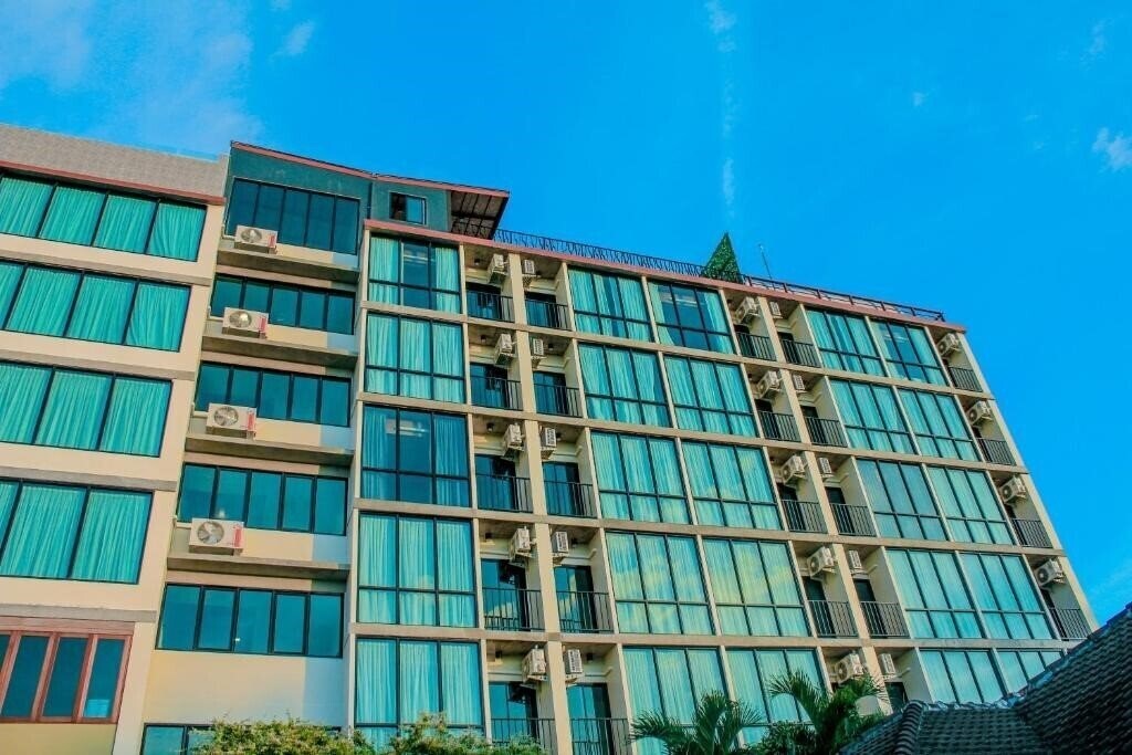 Фотография The Sixteenth Naiyang Beach Hotel 4*