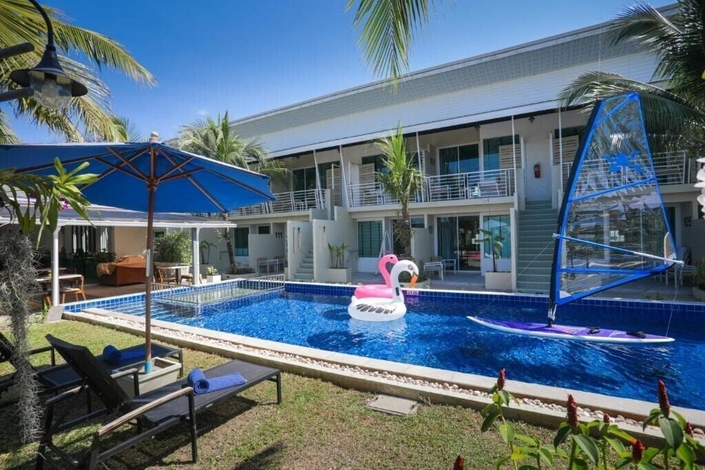 Отель Impress Resort 3*