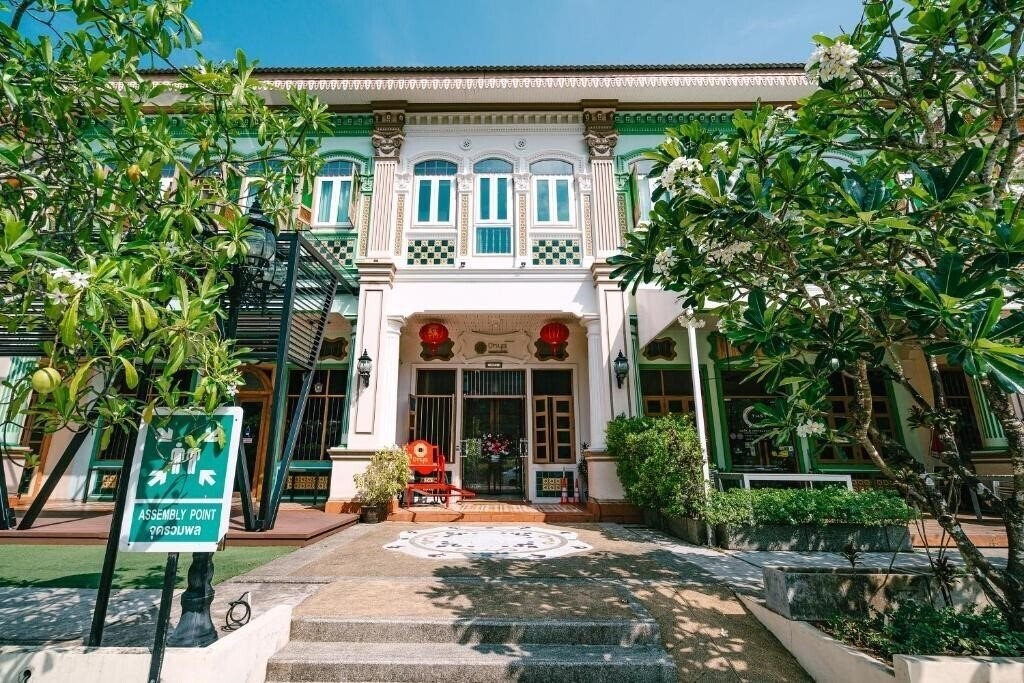 Отель O’Nya Phuket Hotel 3*