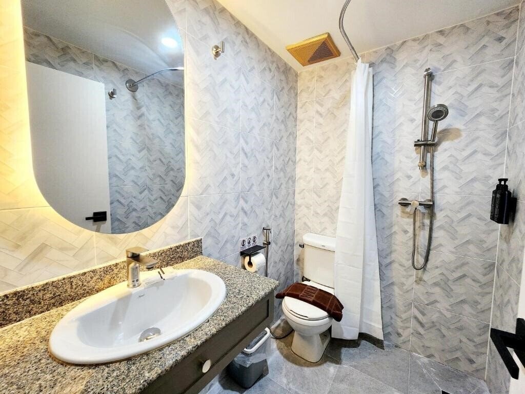 Seatel Phuket Patong Beach 3* суреті