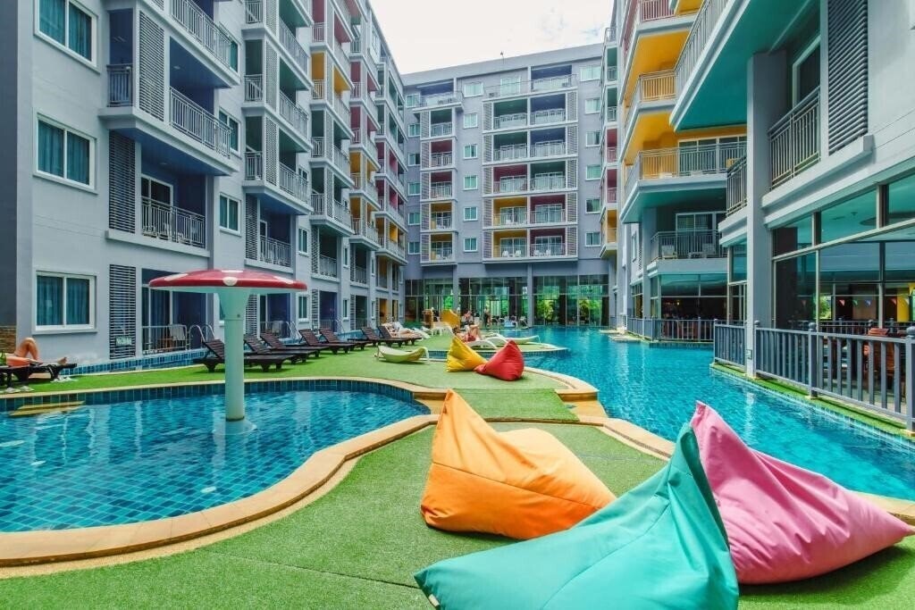 Отель Elite Suites Hotel Patong 4*