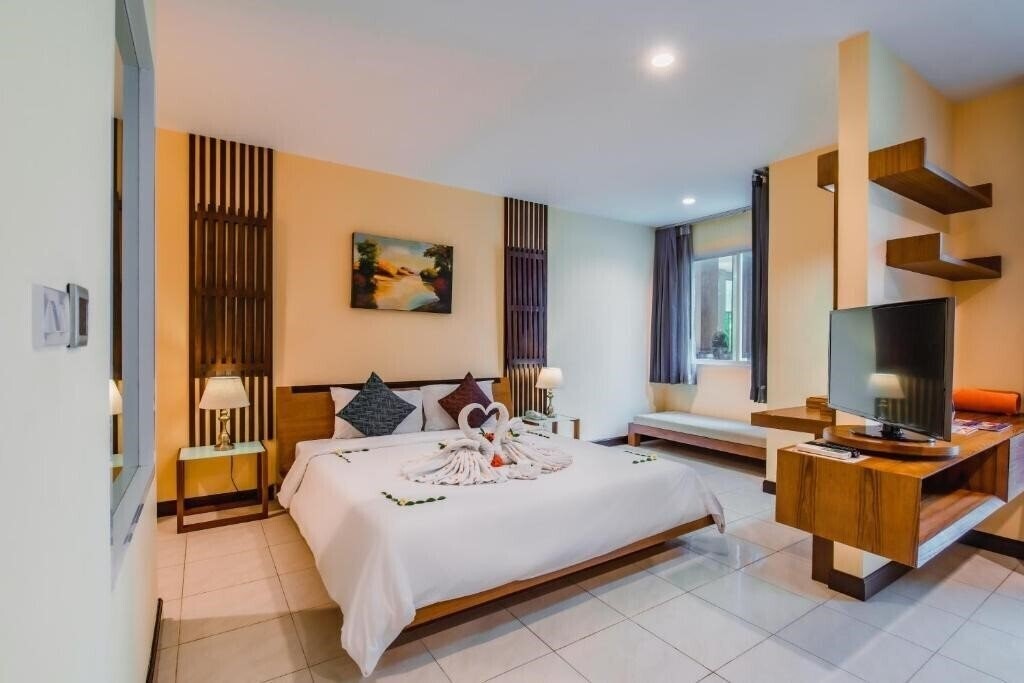 Изображение Elite Suites Hotel Patong 4*