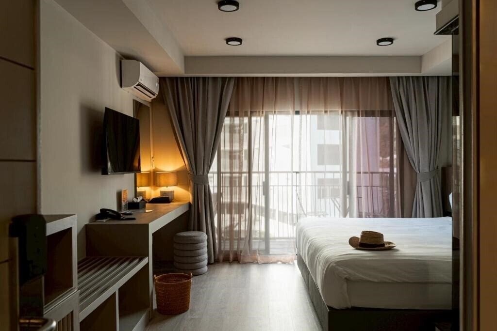 Отель Karon Boutique 3*