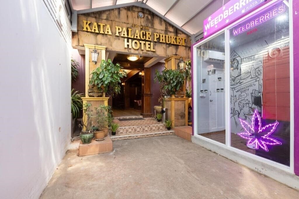 Отель Kata Palace 3*
