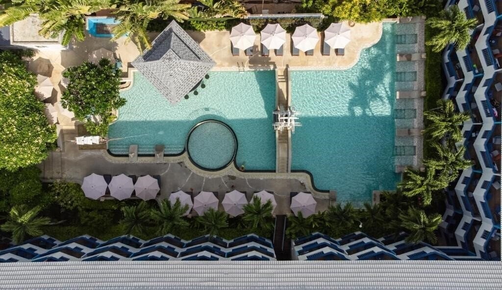 Отель Phuket Island View 3*
