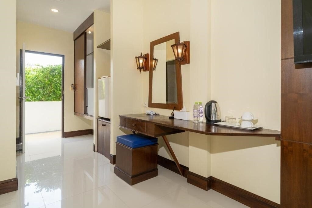 Фотография JR Siam Kata Resort 3*