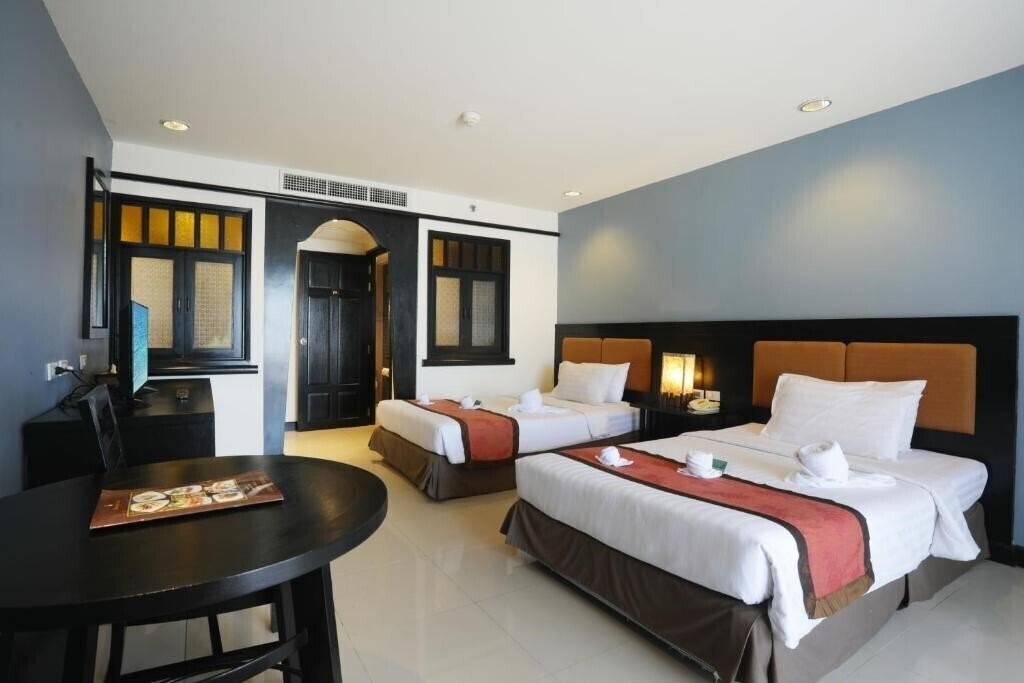 Woraburi Phuket Resort & SPA 3* суреті