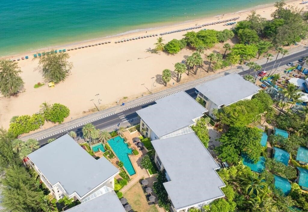Изображение Movenpick Villas & Spa Karon Beach Phuket 5*