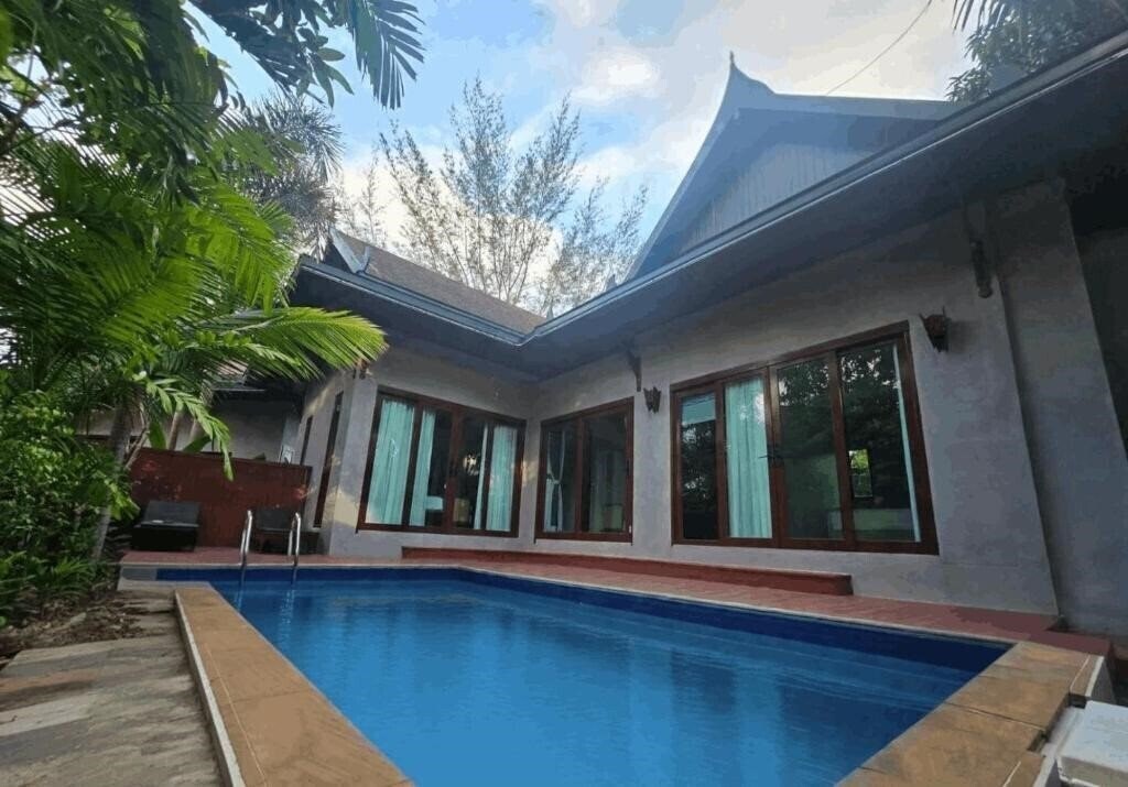 Фотография Howard Johnson by Wyndham Phuket Nauyang 4*