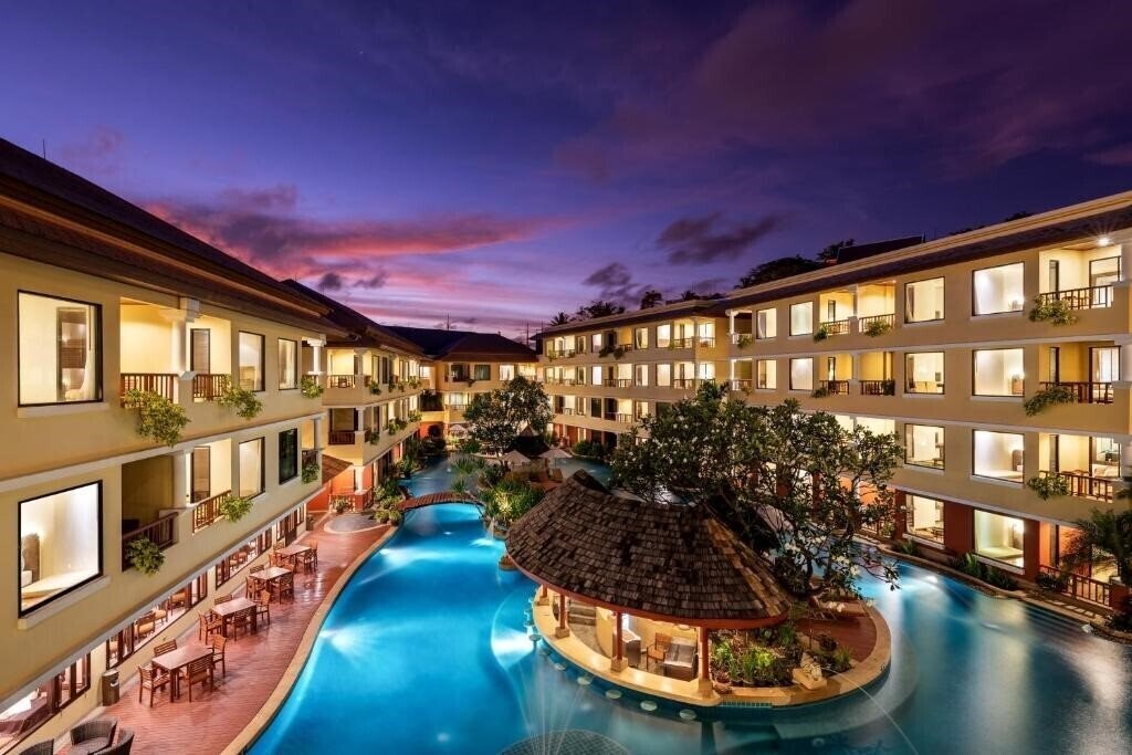 Отель Patong Paragon 4*