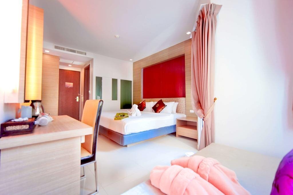 Andatel Grande Patong Phuket 3* суреті
