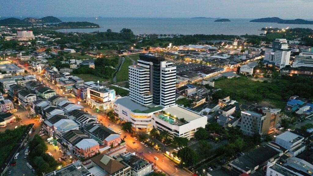 Royal Phuket City Hotel 4* қонақ үйі