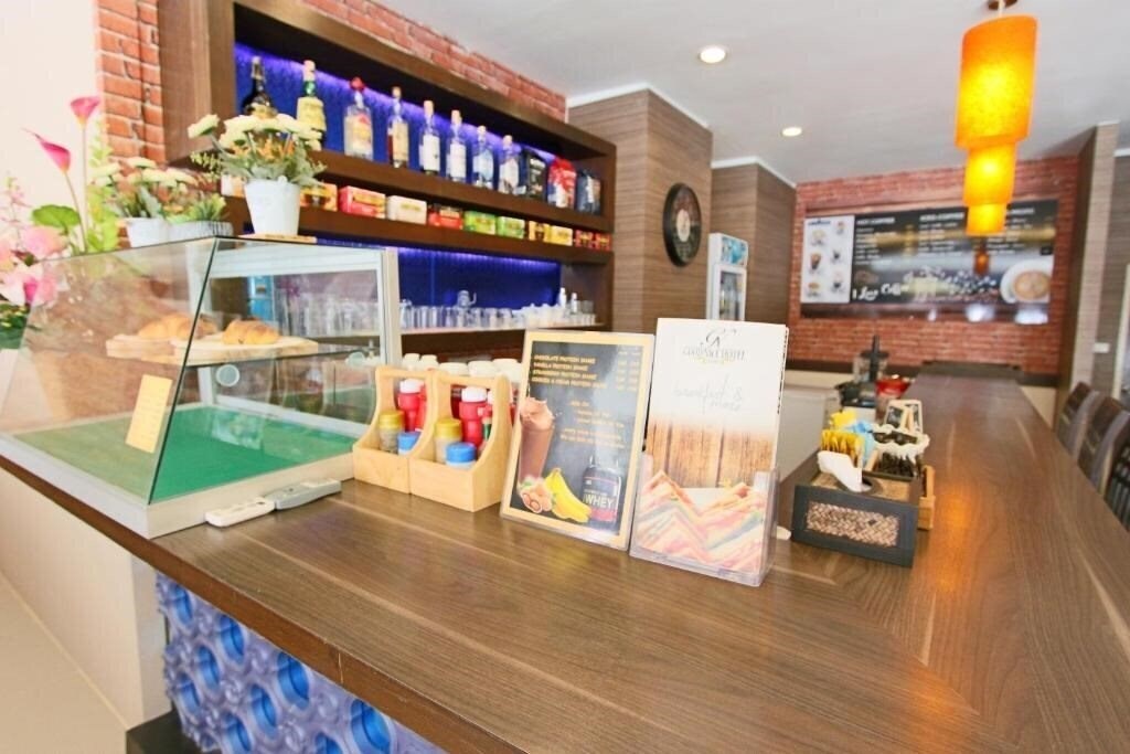 Good Nice Hotel Patong 2* суреті