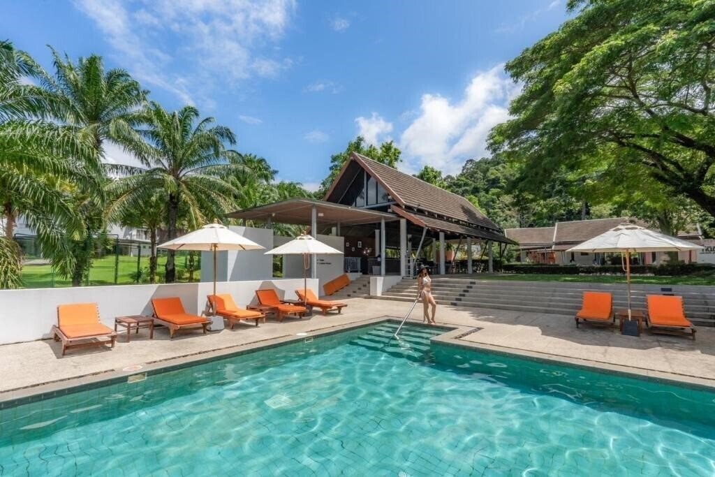 Отель Tinidee Hotel At Phuket 3*