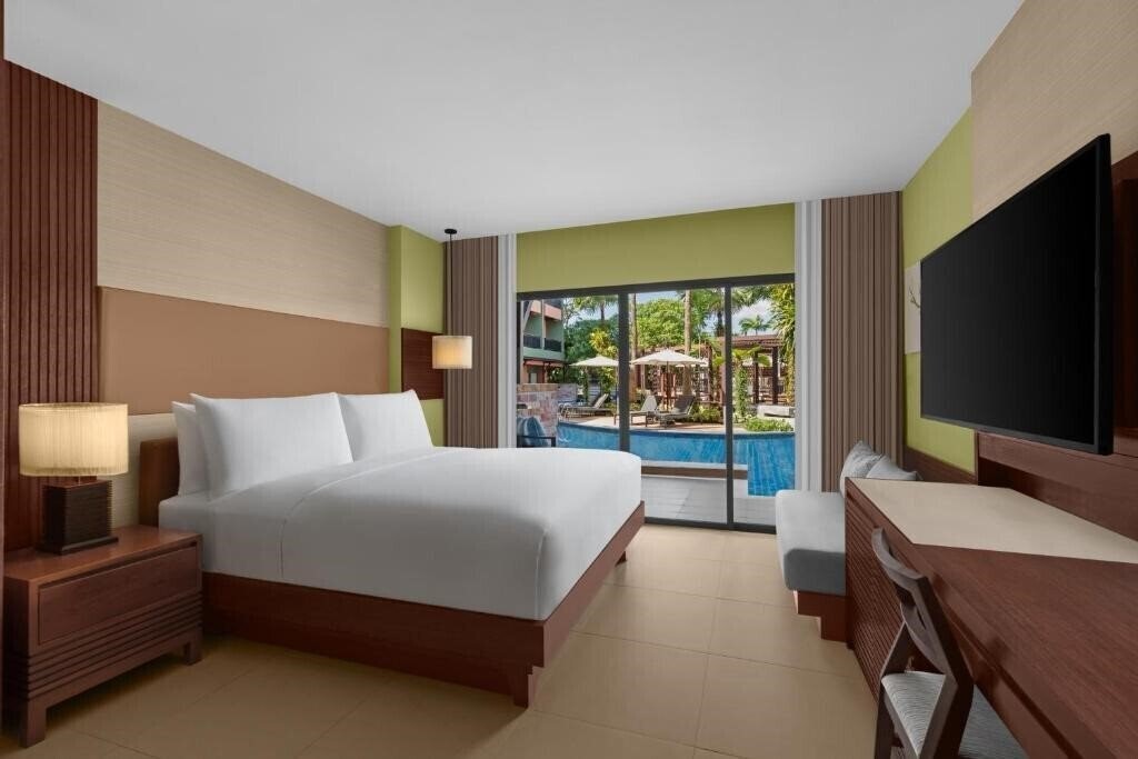 Фотография Courtyard by Marriott Phuket, Patong Beach Resort 4*