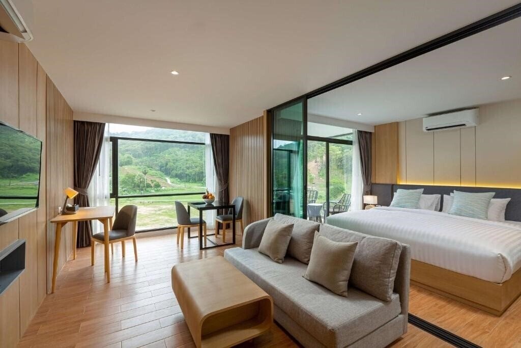 Wyndham Garden Naithon Phuket 5* қонақ үйі