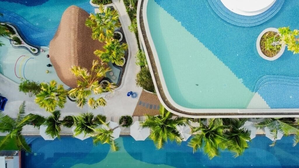 Отель Wyndham Garden Naithon Phuket 5*