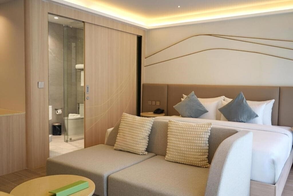 Изображение Wyndham Garden Naithon Phuket 5*