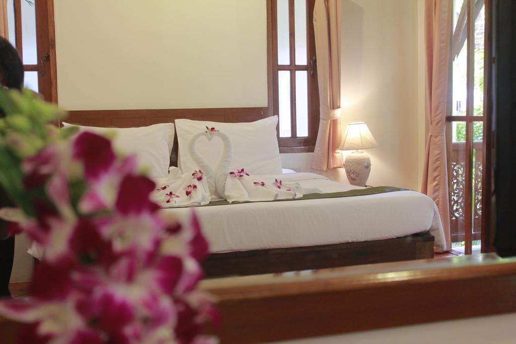 Bangtao Village Resort 3* суреті