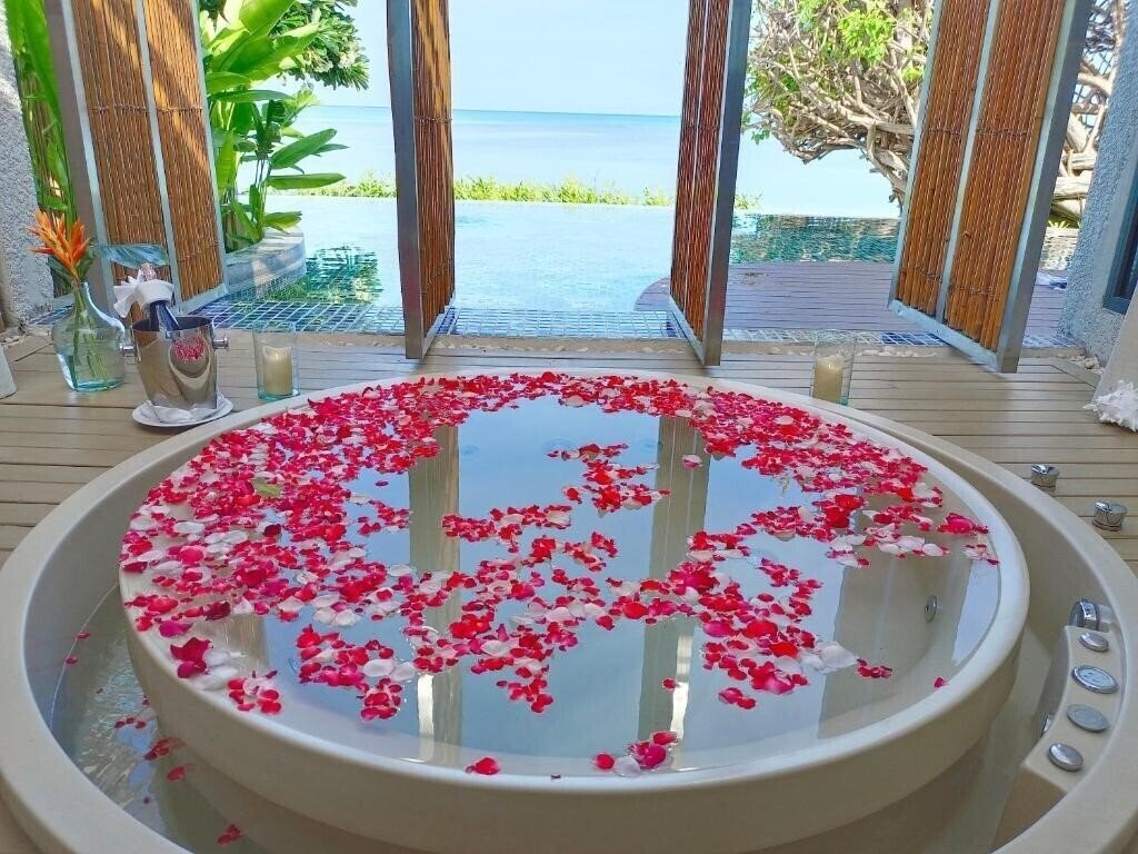 Фото Sareeraya Chaweng Beach (ex. Sareeraya Resort) 5*