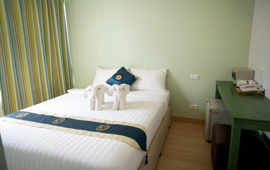 Отель Nantra Chaweng Beach 2*