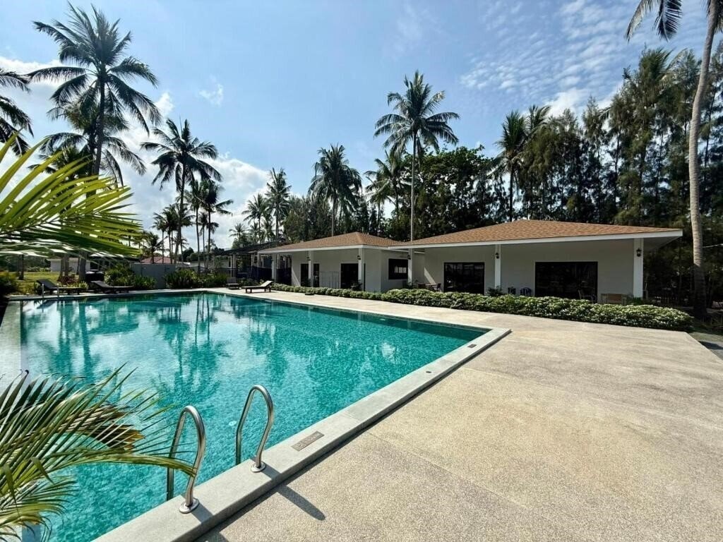 Фото The Lipa Lovely Resort 3*