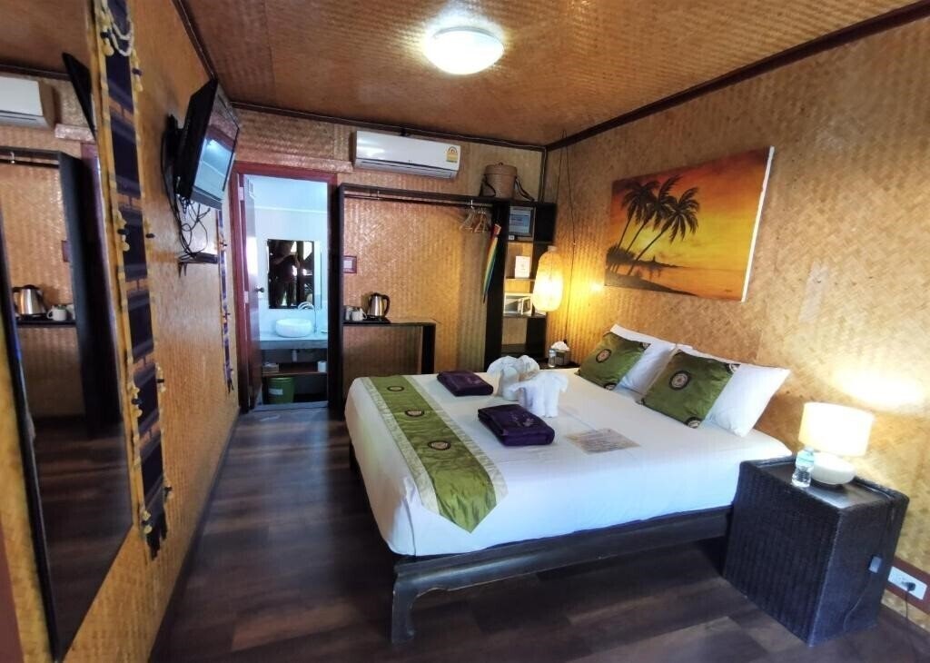 Фото Baan Sukreep Resort 3*