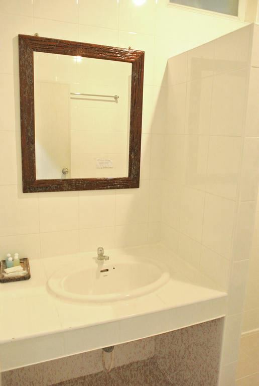 Lek City Hotel 2* фотосуреті