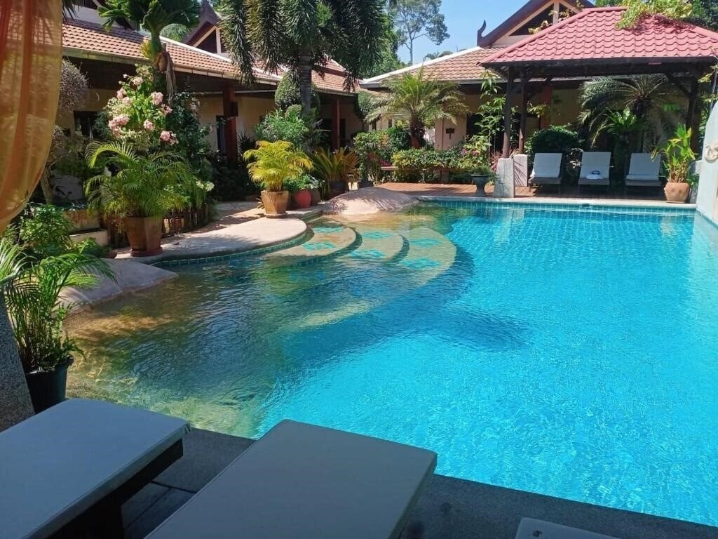 Отель Baan Tropicana 3*