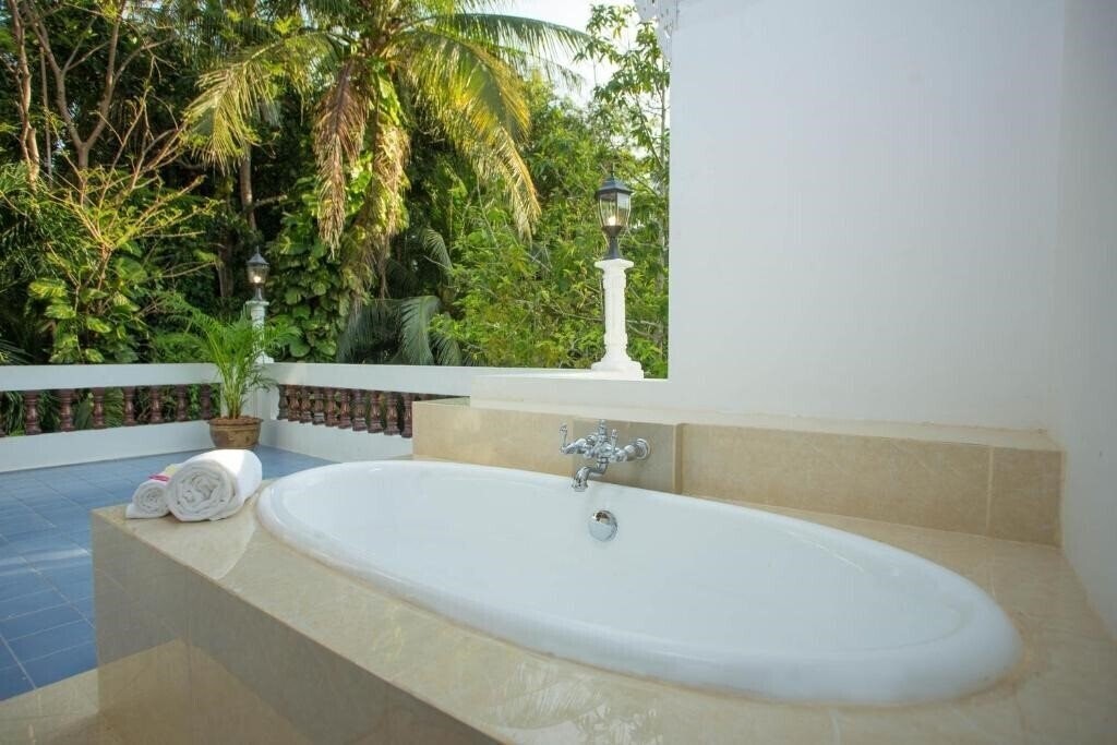 Фотография Baan Khun Nang Colonial Residence 3*