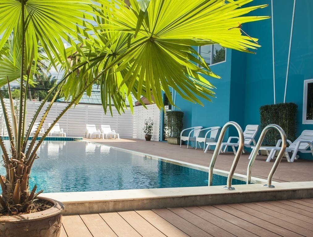 Отель Maenam Bay Resort 3*