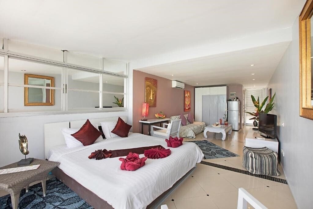 Фото Enjoy Beach Hotel & Restaurant 3*