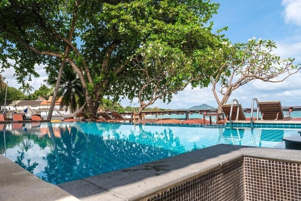 Отель Bhundhari Koh Samui 4*