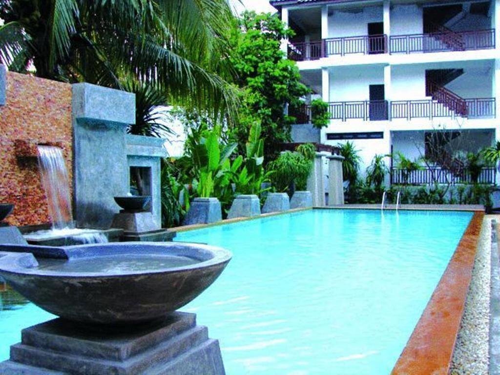 Отель Holiday Park 3*