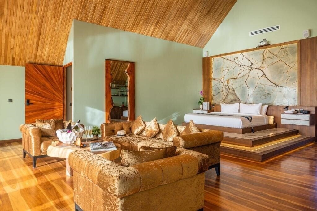 Фотография Ida B Domain 5*