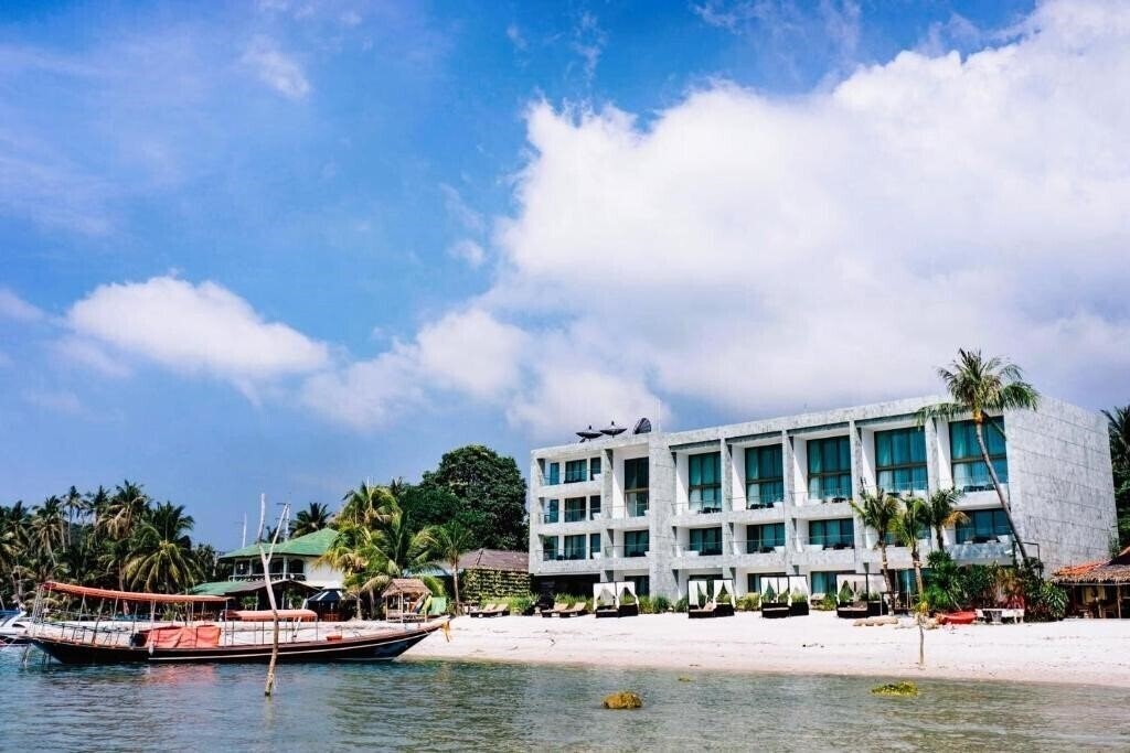 Отель The Beach Samui 3*