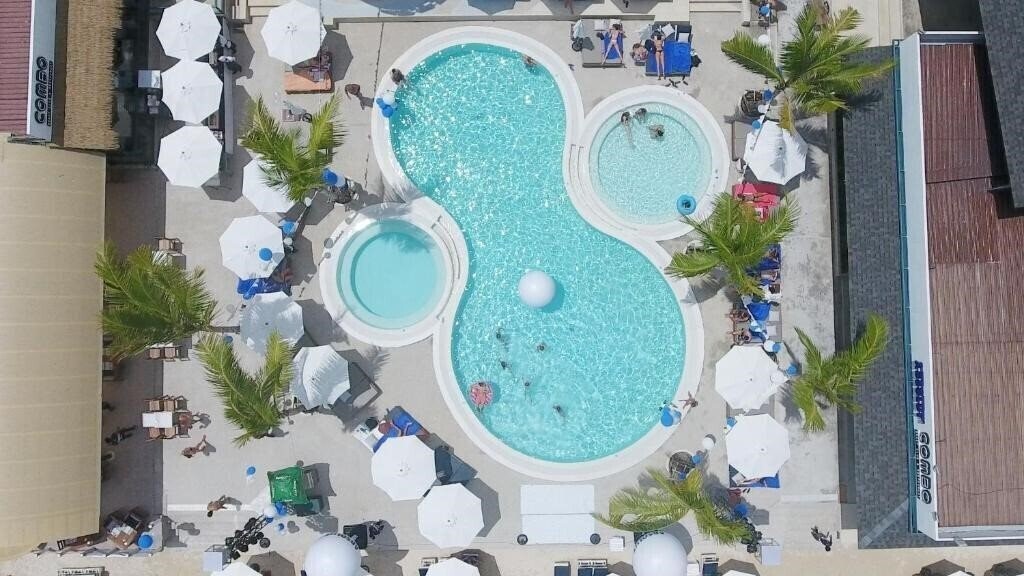 Combo Beach Hotel 3* қонақ үйі